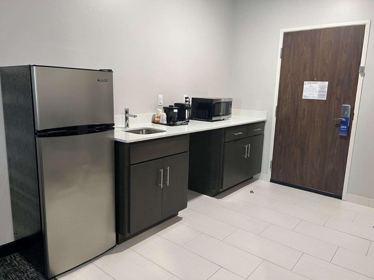 Comfort Suites Greenville Airport Bagian luar foto