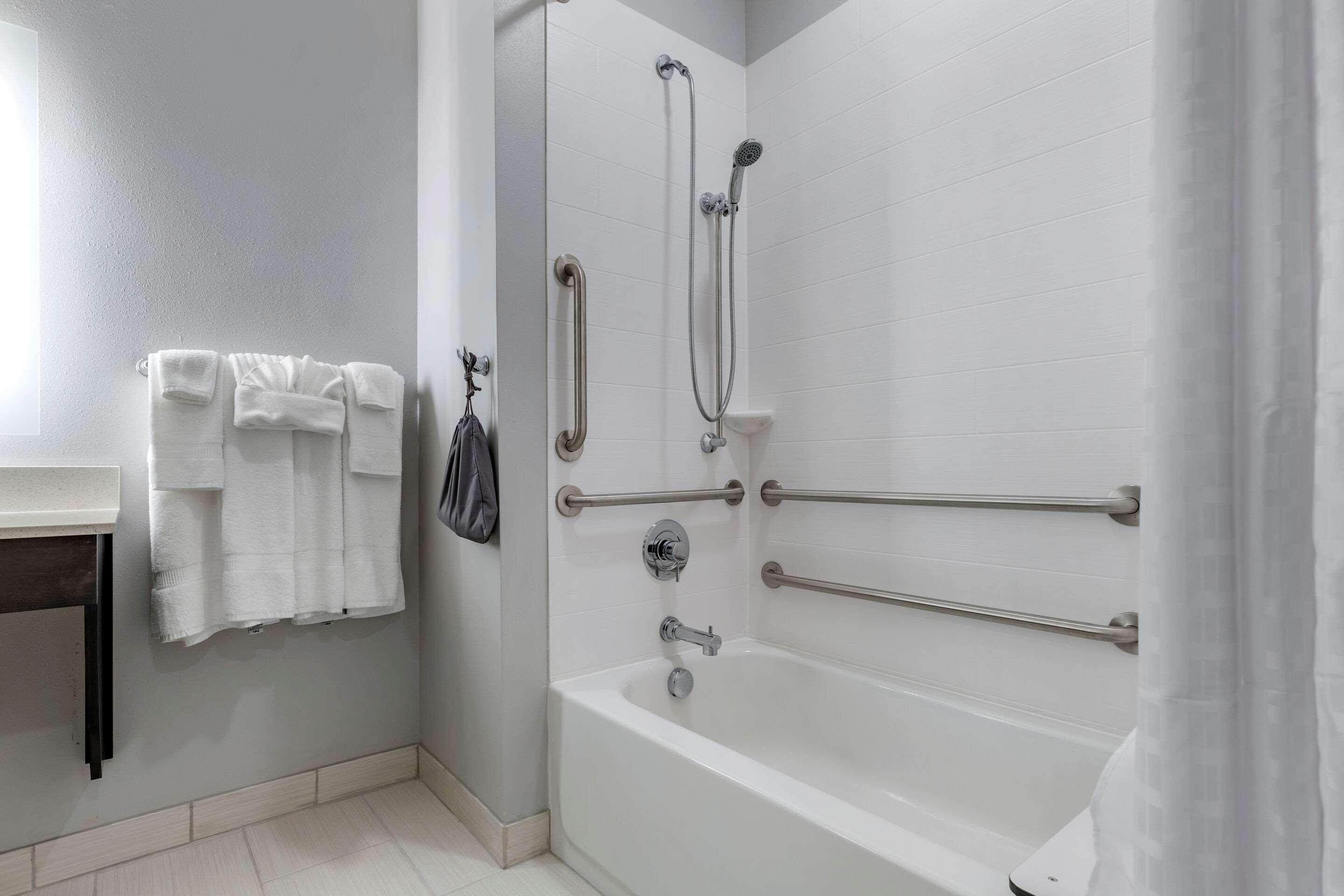 Comfort Suites Greenville Airport Bagian luar foto
