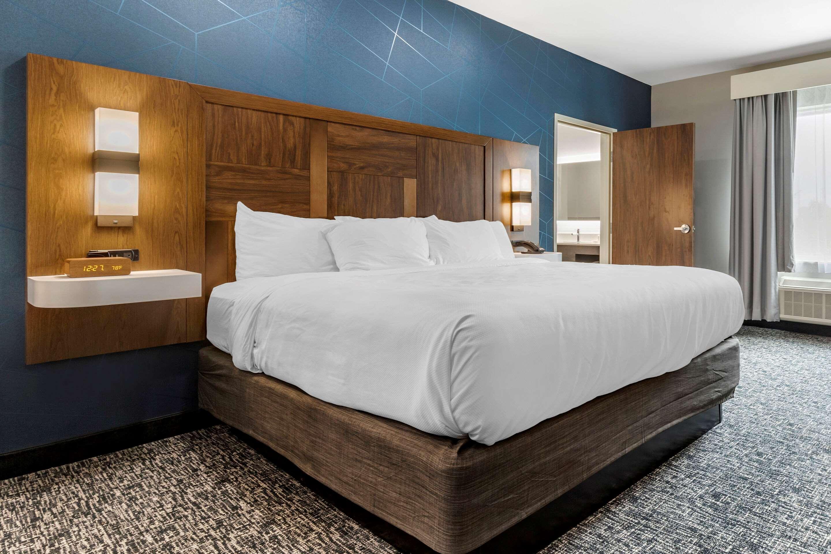 Comfort Suites Greenville Airport Bagian luar foto