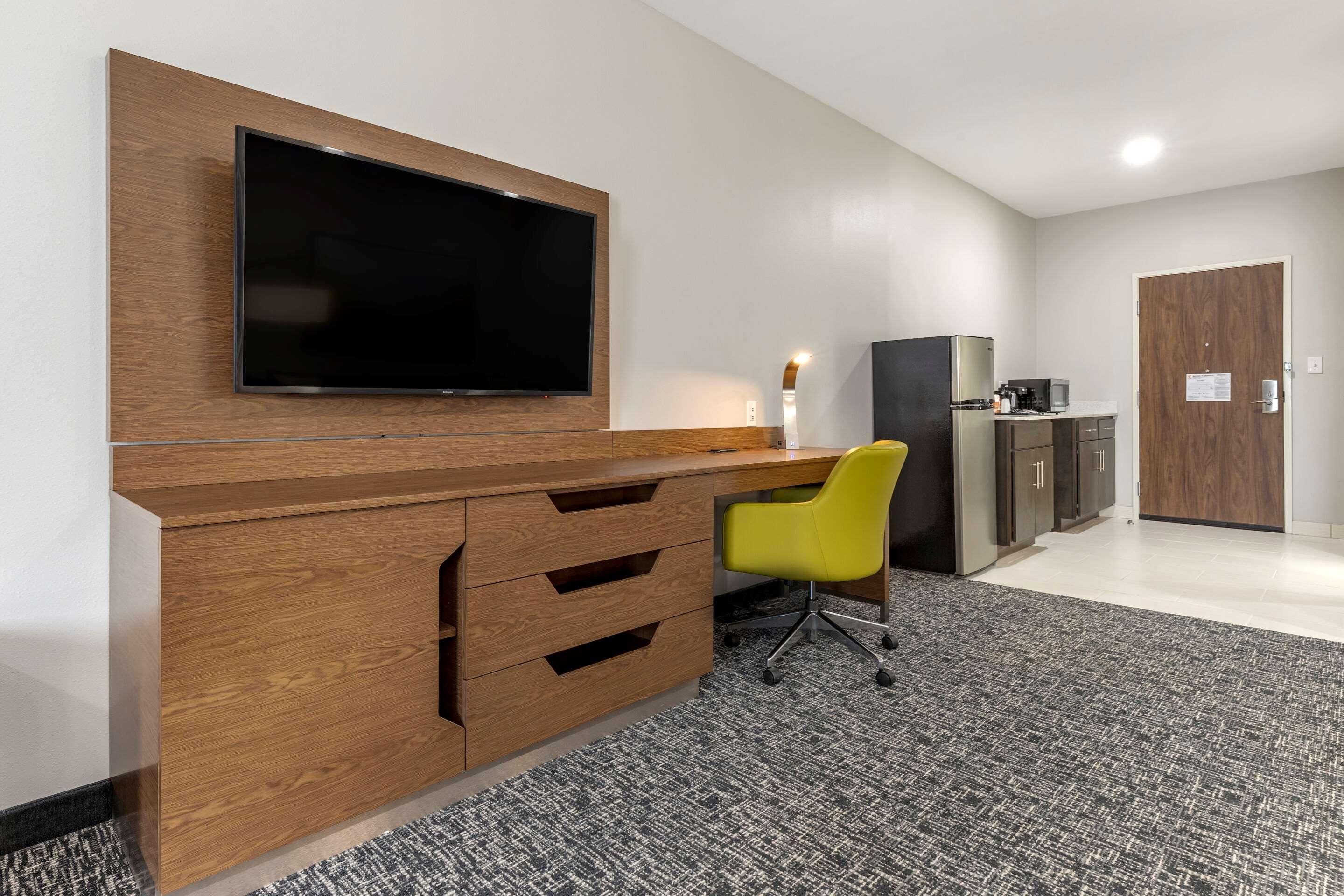 Comfort Suites Greenville Airport Bagian luar foto