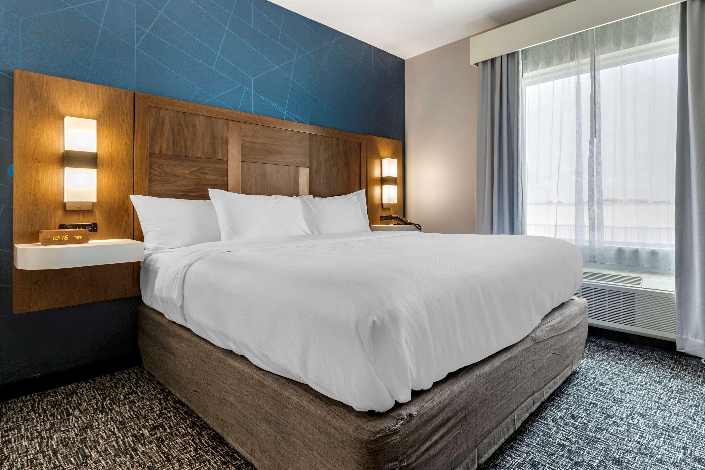 Comfort Suites Greenville Airport Bagian luar foto
